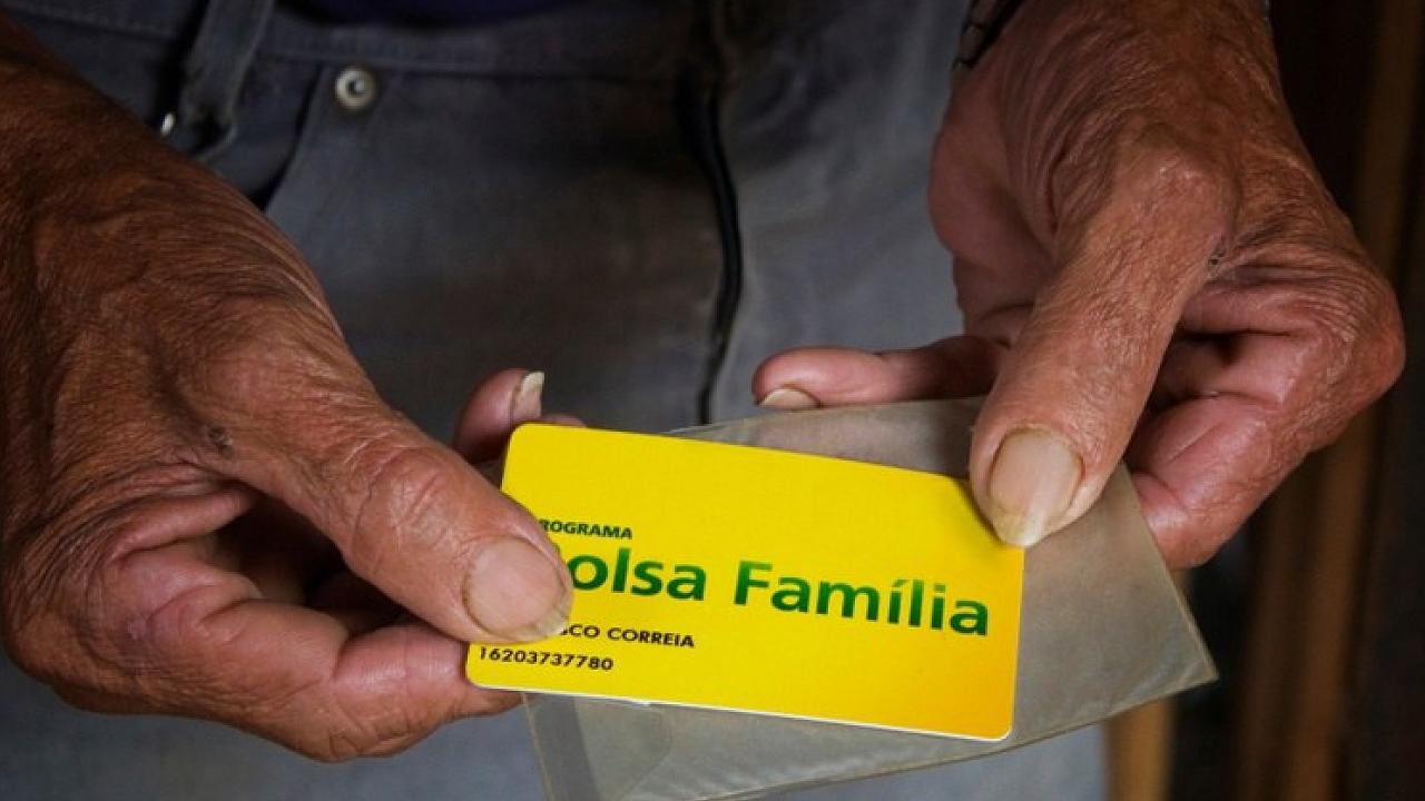 Contrapartidas serão exigidas no novo Bolsa Família Contrapartidas serão exigidas no novo Bolsa Família