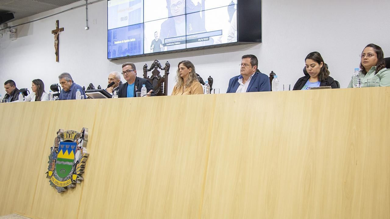 Políticas públicas para autistas são debatidas na Câmara de Taubaté Políticas públicas para autistas são debatidas na Câmara de Taubaté