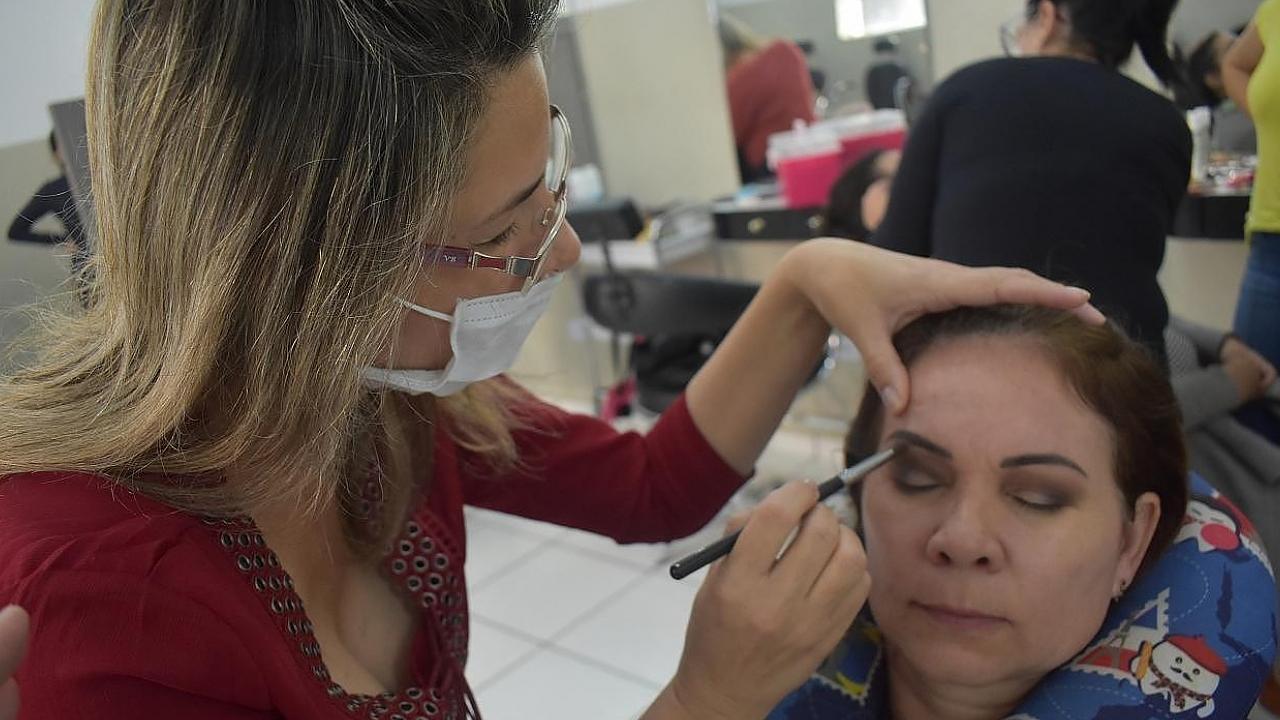 Escola do Trabalho de Taubaté abre vagas na área da Beleza e Informática Escola do Trabalho de Taubaté abre vagas na área da Beleza e Informática
