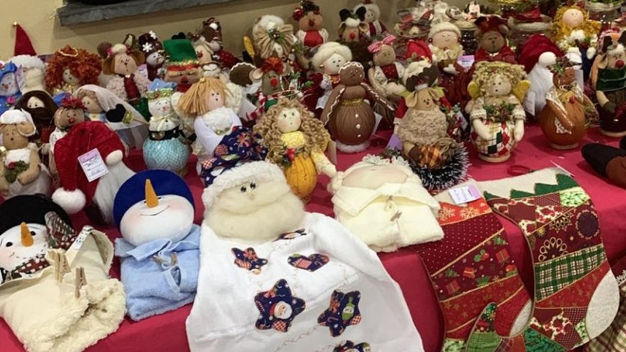 Feira de Natal traz artesanatos de alunas das Escolas do Trabalho de Taubaté
