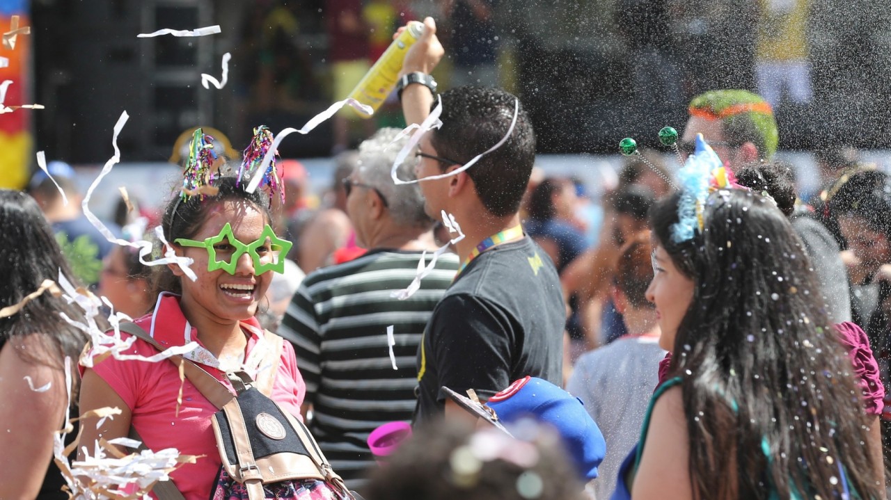 Carnaval começa com calor e chance de pancadas de chuva no Vale do Paraíba