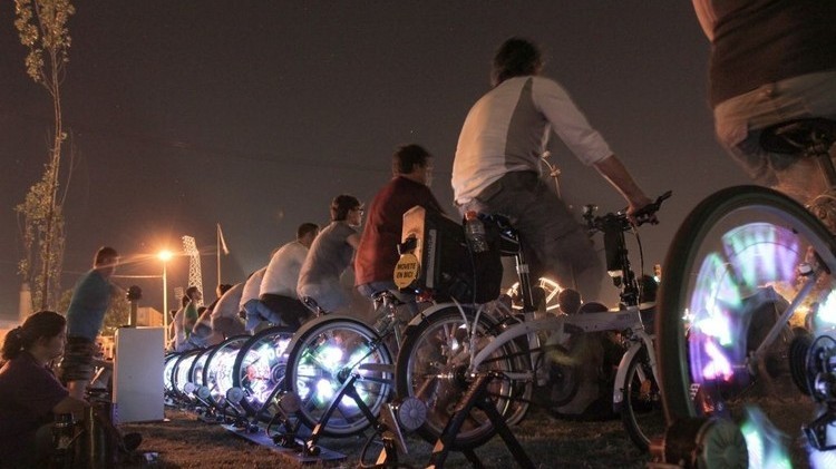 Taubaté recebe em abril o primeiro cinema itinerante movido por bicicletas